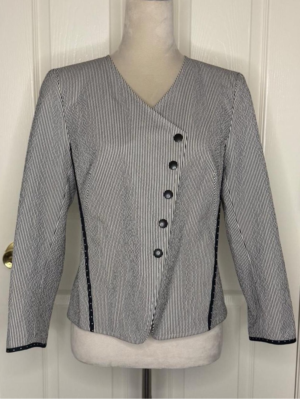 Akris Punto black white striped asymmetrical blazer jacket 8 - corporate luxury